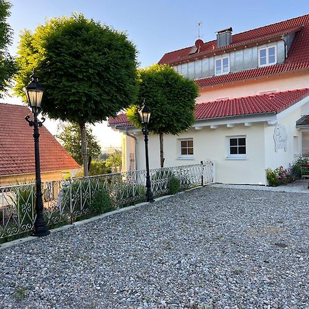 Cafe Canape, Wohlfuehlen Im Schoenen Hof Zwischen Ravensburg & Bodensee Exterior photo